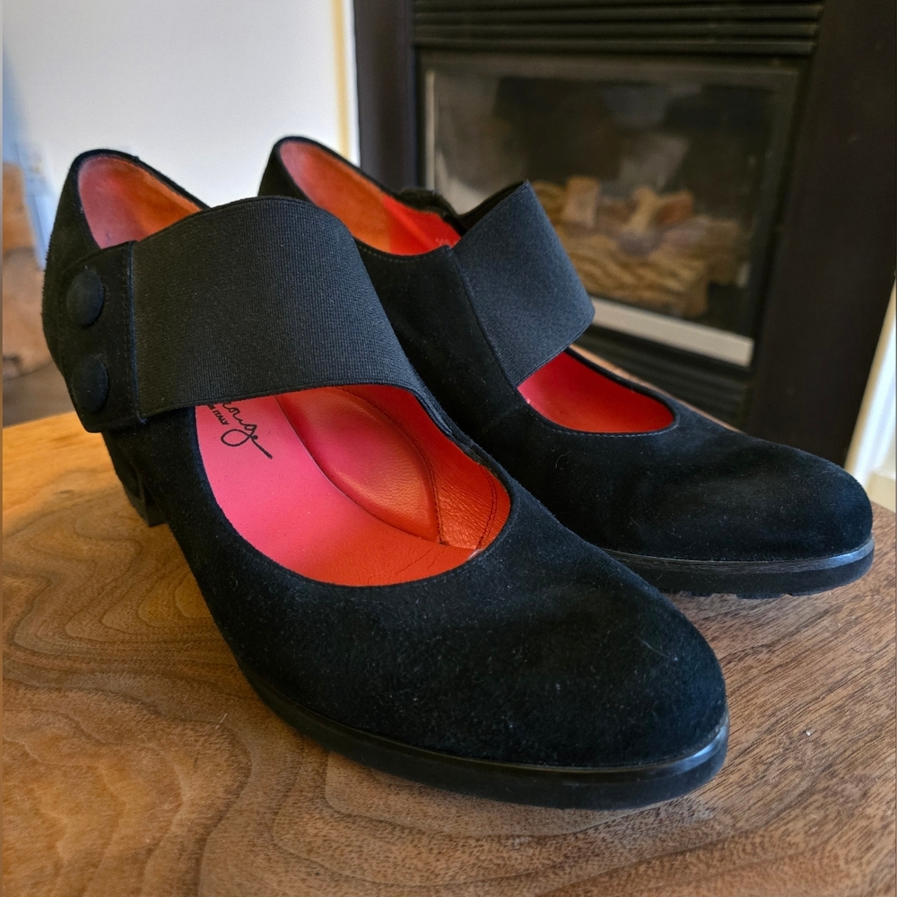 ✨️HOST PICK✨️ Pas de Rouge Black Suede Heels - Picture 3 of 11